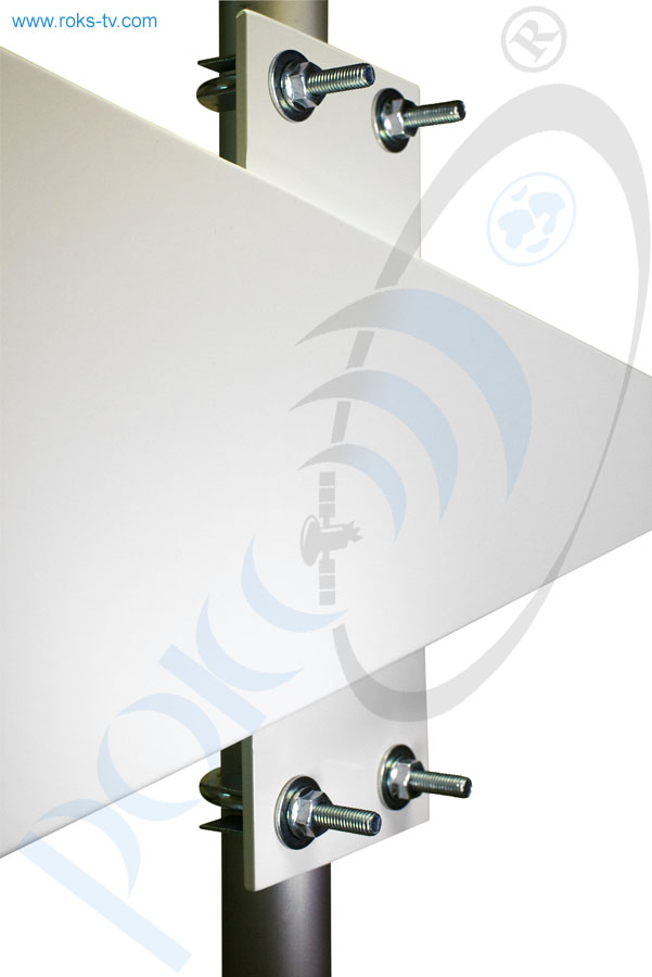 Long sector antenna ku band v pol 90 deg   clamp